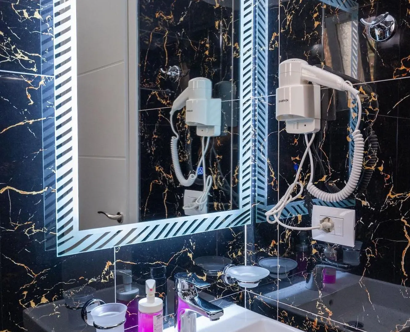 Hotel Elite Sarandë 4*,  Albania