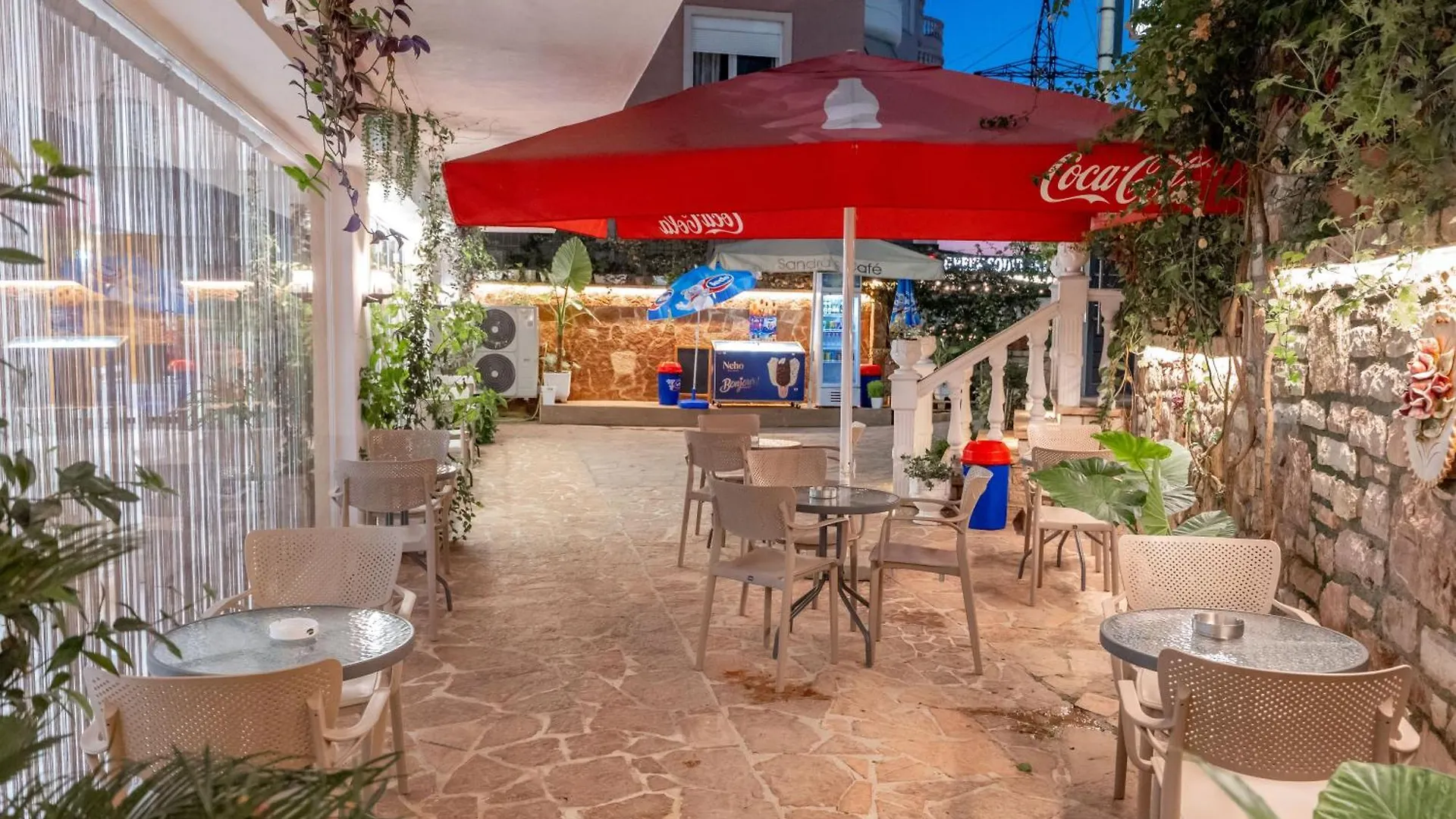 Hotel Elite Sarandë 4*,  Albania