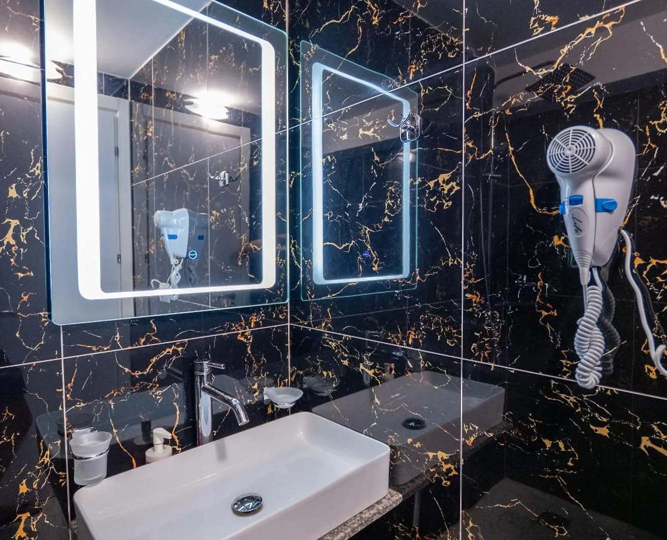 Hotel Elite Sarande 4*,