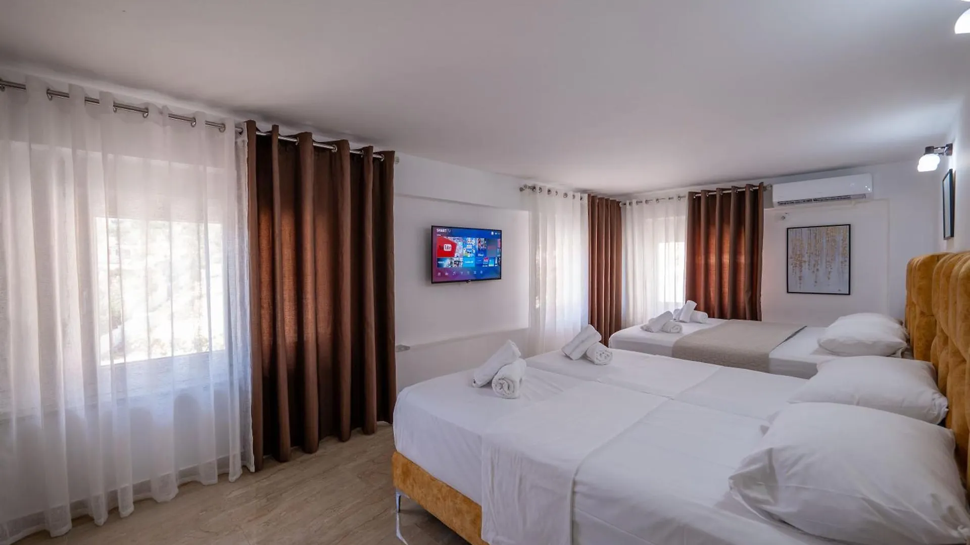 ****  Hotel Elite Sarandë Albania