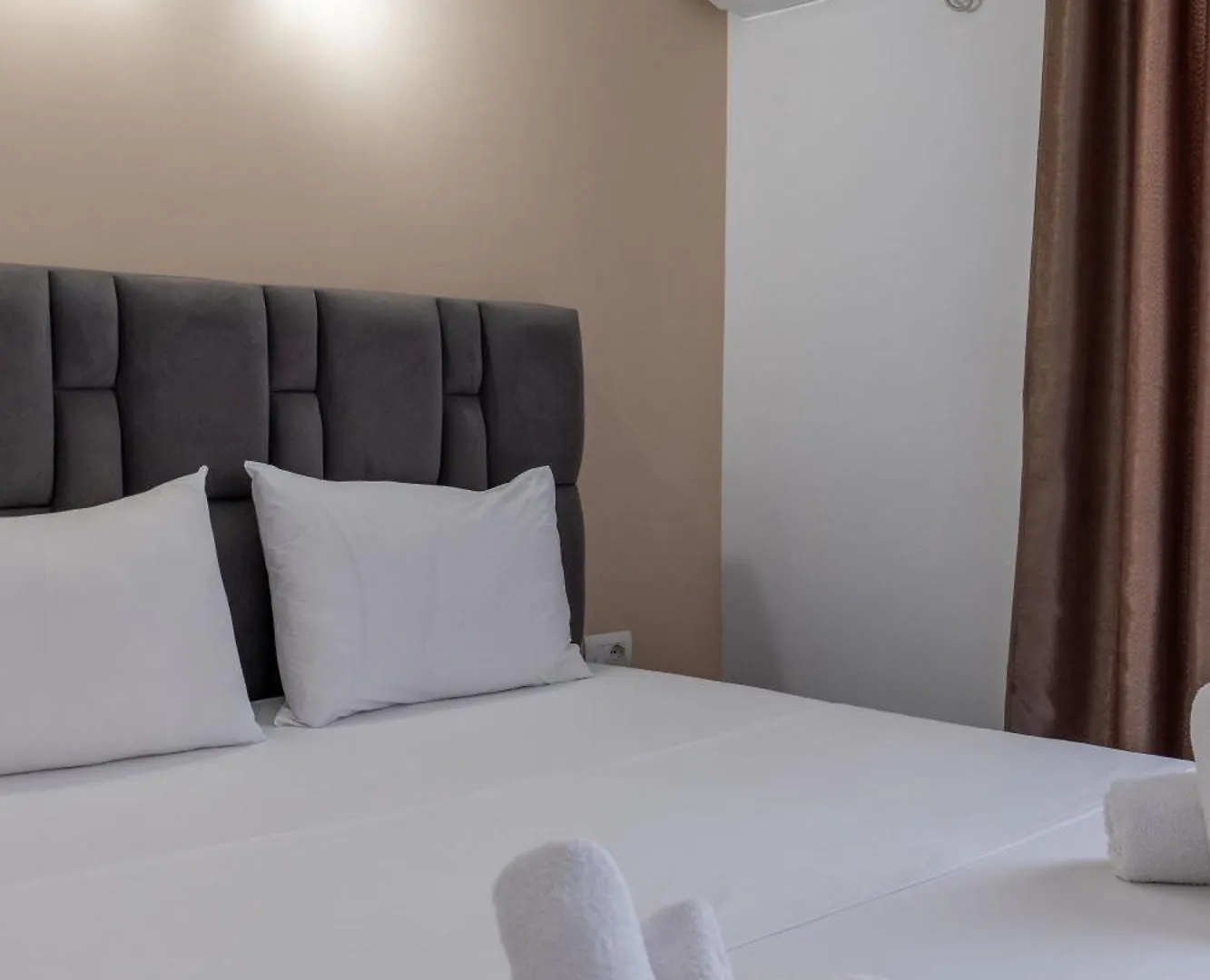 ****  Hotel Elite Sarandë Albania